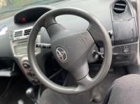 2010 Toyota Yaris image 9