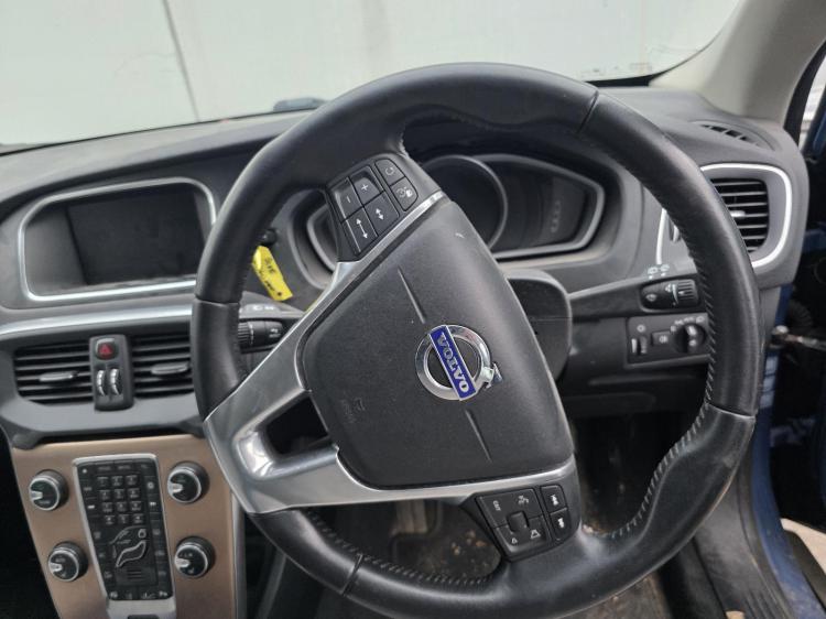 volvo S40 V40 CROSS COUNTRY Oct 2016 Parts & Wrecking
