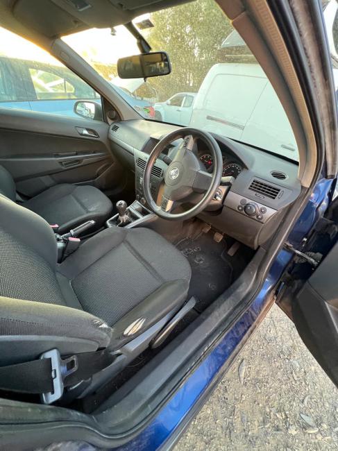 holden Astra AH Oct 2004 Parts & Wrecking