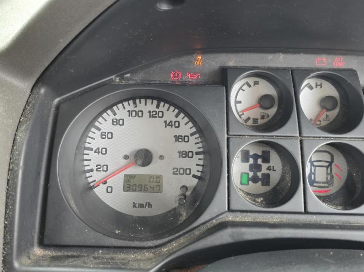 mitsubishi Pajero NP EXCEED Dec 2004 Parts & Wrecking