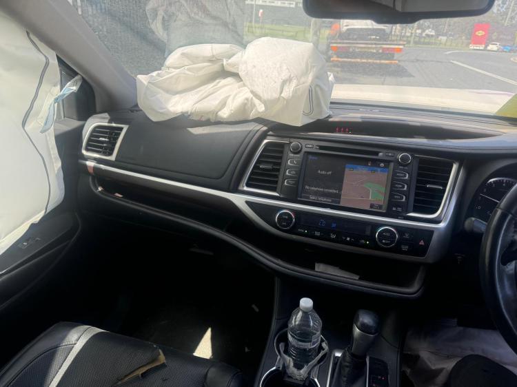 toyota Kluger 2015 Parts & Wrecking