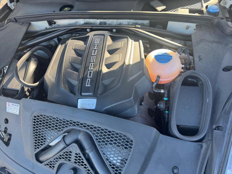porsche Macan 2015 Parts & Wrecking
