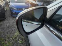 2013 Chrysler 300c image 9