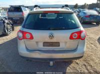 2009 Volkswagen Passat image 9