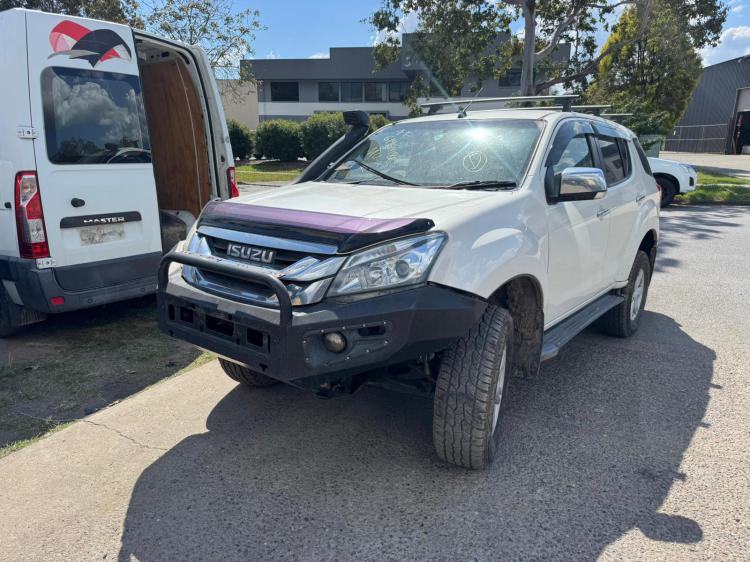 isuzu Mu X Apr 2016 Parts & Wrecking