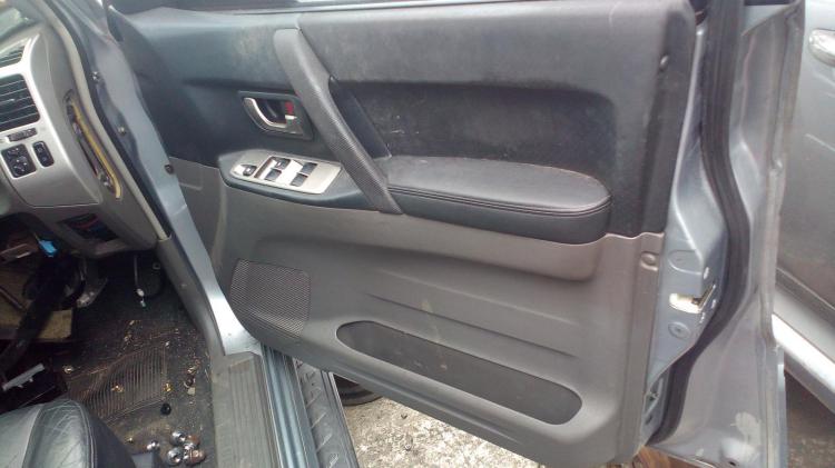 mitsubishi Pajero GLS Apr 2005 Parts & Wrecking