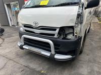 Toyota Hiace KDH101 image 9