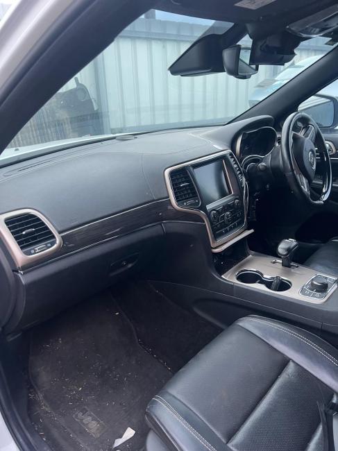 jeep Grand Cherokee WK Jan 2015 Parts & Wrecking