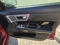 2013 Jaguar Xf image 9