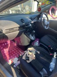 2014 Mazda 2 DE image 9