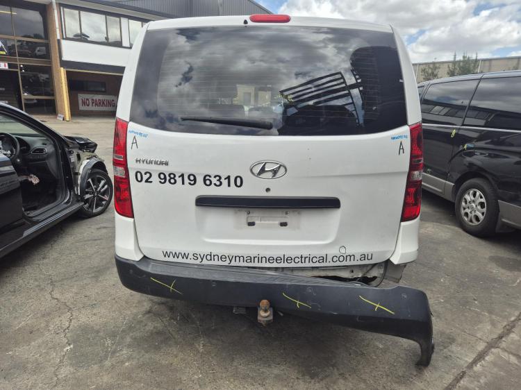 hyundai Iload ILOAD 2.5DT D4CB PLASTIC INTAKE 5 SPEED AUTO RWD Dec 2014 Parts & Wrecking