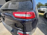 2015 Jeep Cherokee KL image 9