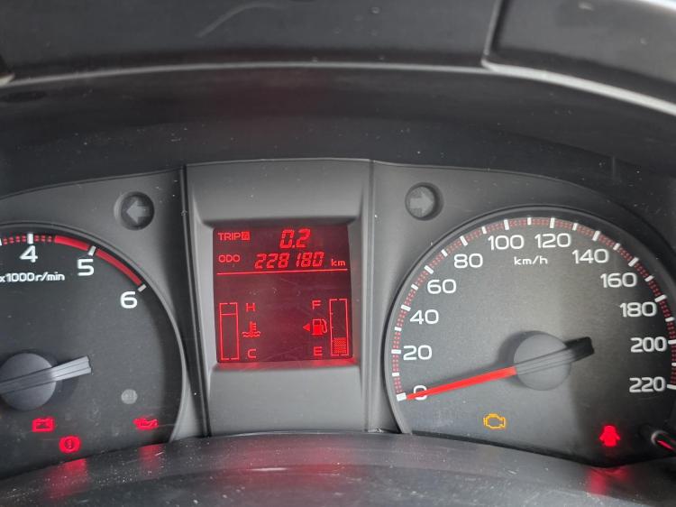 isuzu D Max RC SX HI-RIDE Aug 2013 Parts & Wrecking