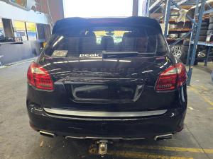 2011 Porsche Cayenne 4.8L (NON TURBO) AUTO 8SPD 4WD S V8 92A image 9