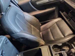 2020 Volvo Xc40 T5 R-DESIGN image 9