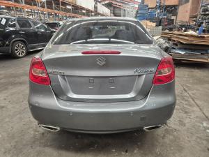 2010 Suzuki Kizashi 2.4L J24B AUTO CVT FWD XL image 9