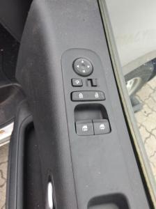 2023 Hyundai Staria US4 image 9