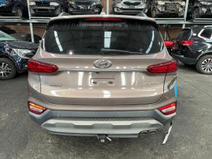 2019 Hyundai Santa Fe 2.2DT D4HB AUTO 8SPD AWD HIGHLANDER TM image 9