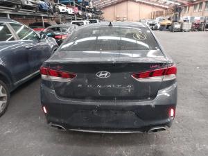 2018 Hyundai Sonata 2.4L G4KJ AUTO 6SPD FWD LF4 ACTIVE image 9