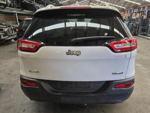 2014 Jeep Cherokee 3.2L EHB AUTO V6 9SPD AWD LONGITUDE KL image 9