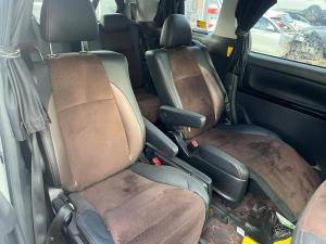 2013 Toyota Alphard image 9