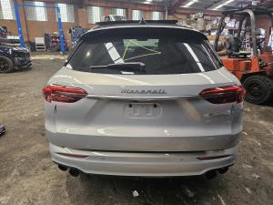 2023 Maserati Grecale 2.0T MHEV 330HP M1820 MILD HYBRID EV AUTO 8SPD AWD image 9