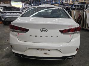 2017 Hyundai Sonata 2.4L G4KJ AUTO 6SPD FWD ACTIVE MY18 LF4 image 9