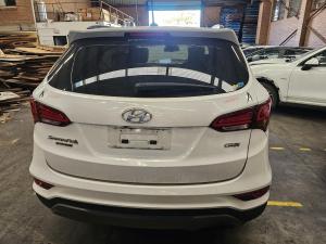 2016 Hyundai Santa Fe 2.2DT D4HB AUTO 6SPD 4WD HIGHLANDER image 9