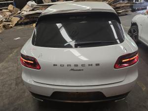 2017 Porsche Macan 95B 2.0T PETROL CYPA AUTO 7SPD A5B03 4WD R4 TFSI image 9