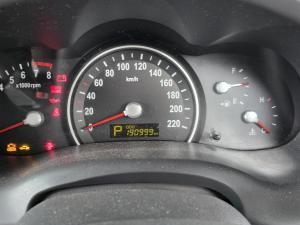 2012 Kia Grand Carnival VQ SI image 9