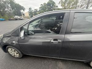 2015 Toyota Yaris image 9