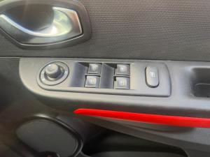2013 Renault Clio image 9