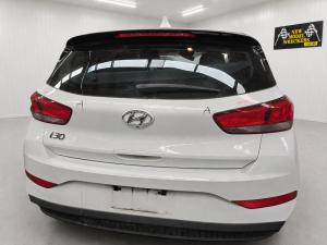 2020 Hyundai I30 PD 2.0L G4NC AUTO 6SPD FWD ACTIVE image 9