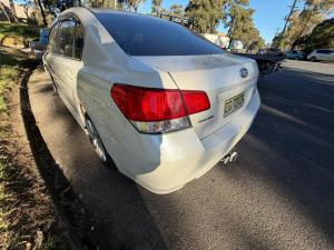 2012 Subaru Liberty image 9
