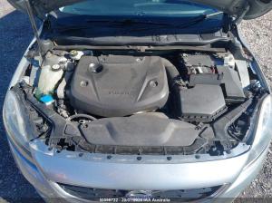 2016 Volvo V40 image 9