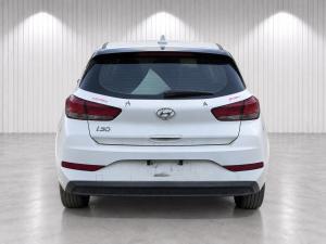 2022 Hyundai I30 PD 2.0L G4NC AUTO 6SPD FWD ACTIVE image 9