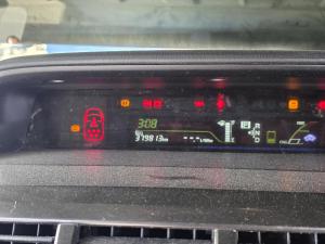 2012 Toyota Prius ZVW40R WAGON image 9